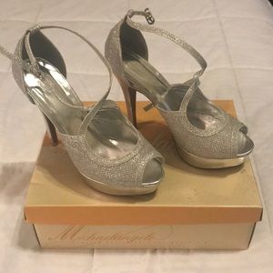 Beautiful Platform Silver Pumps